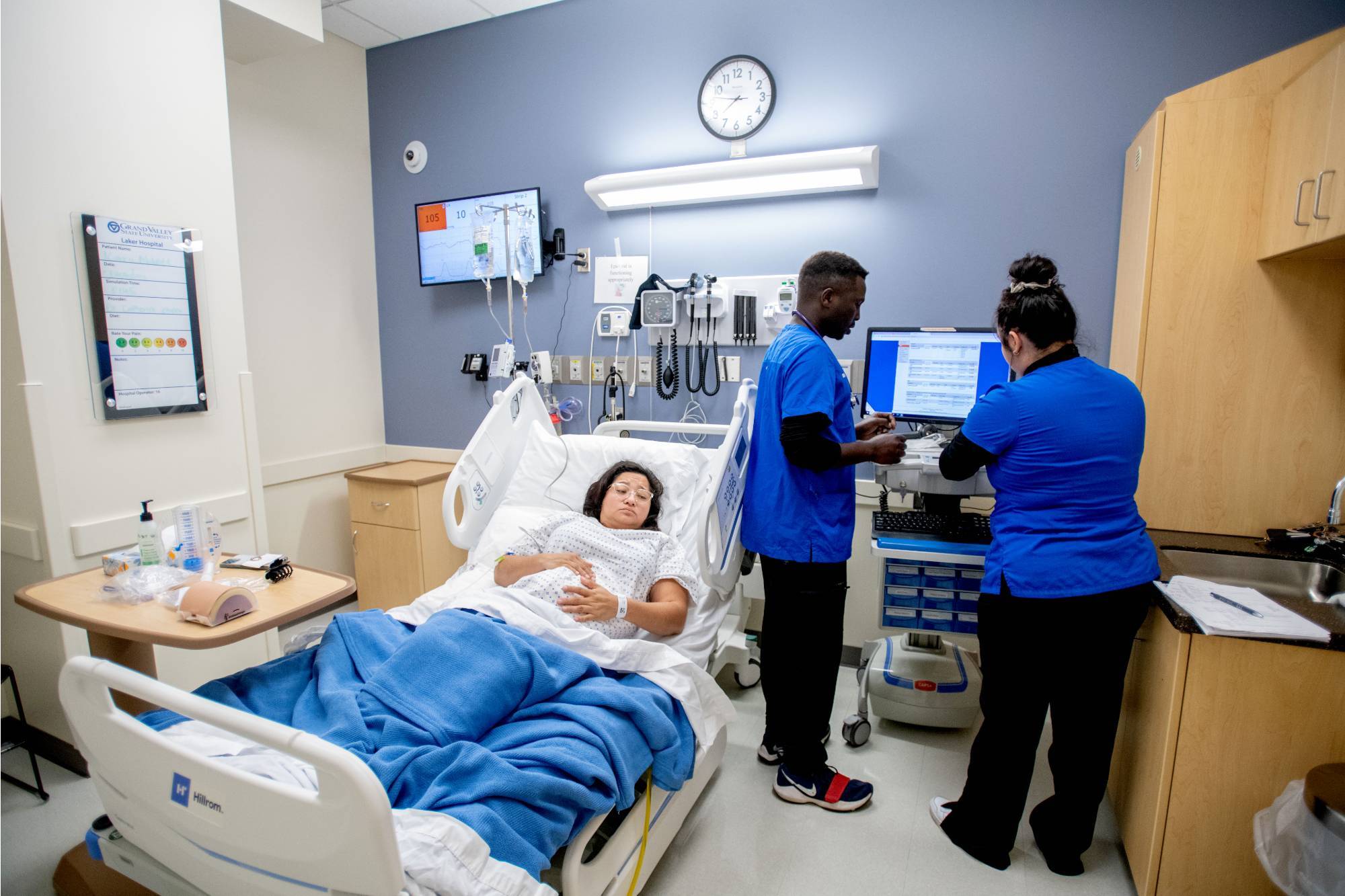 KCON Student in the Simulation Center
